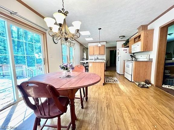 3rd image of 8280 Woodhill Dr