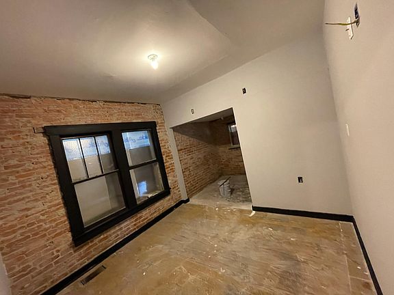 5th image of 7209 Charlotte Dr