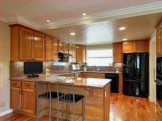 5th image of 10434 S Blaney Ave