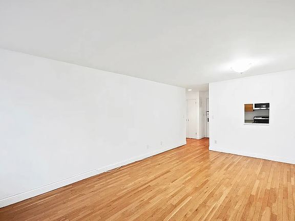 2nd image of 414 W 54th St #Phd