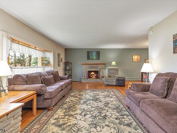 4th image of 58 Wilson Road