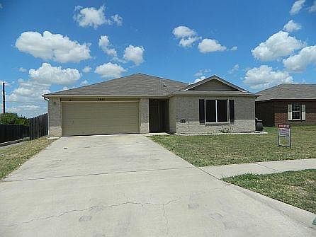 3rd image of 3611 Lakecrest Dr