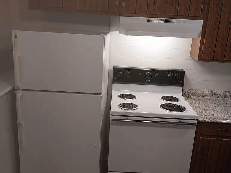 124 Ash St #1S — Photo 15