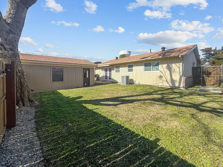 924 Meadow Mead Dr — Photo 18