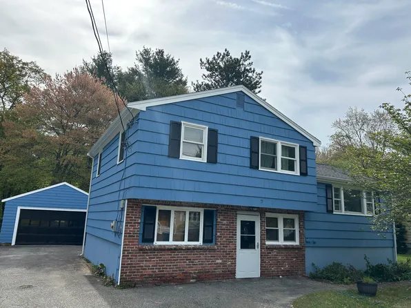 7 Fairfax St, Burlington, MA 01803