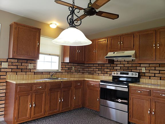 5th image of 42 Buckingham Drive N