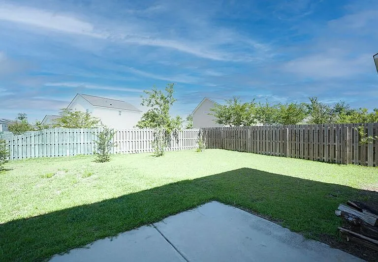 215 Shelton St — Photo 36