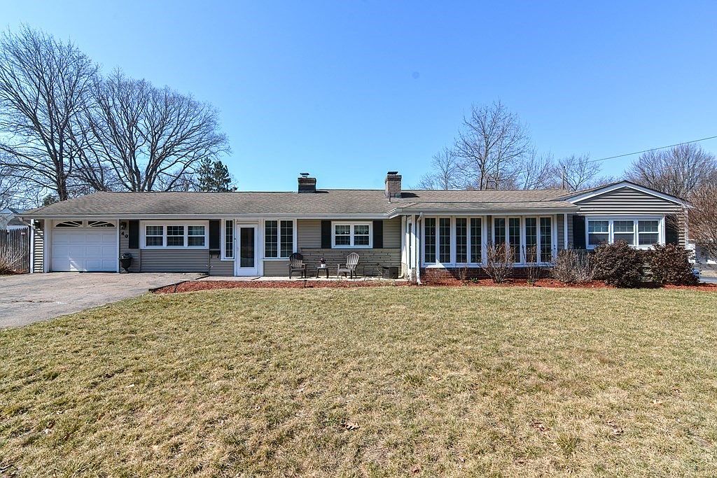 40 Center St, Bellingham, MA 02019 Zillow