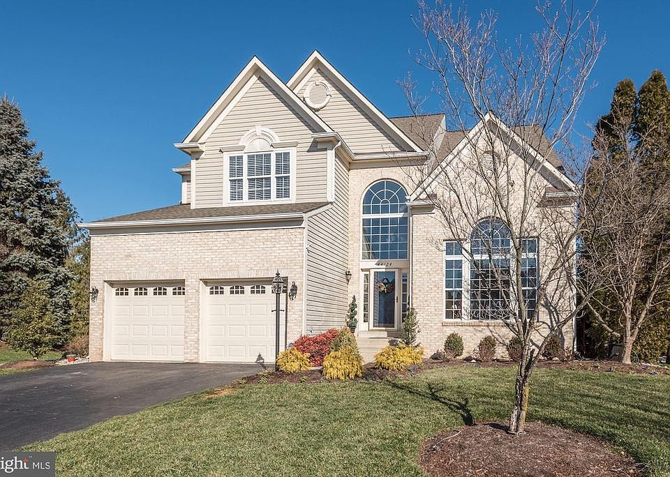 1st image of 44124 Merrywood Ct