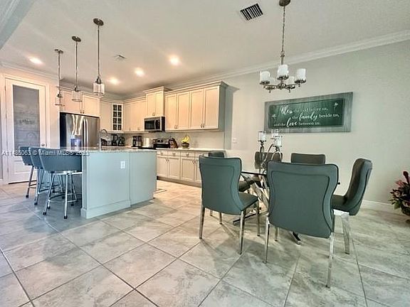2nd image of 1509 Segovia Cir