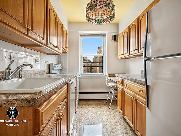 5th image of 35 E 75th St #16D