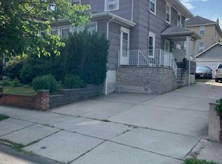 256 3rd St, Palisades Park, NJ 07650
