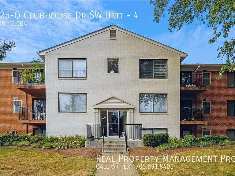 125O Clubhouse Dr SW #4 — Photo 28