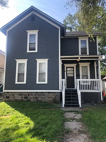 213 Ballard St Photo 1