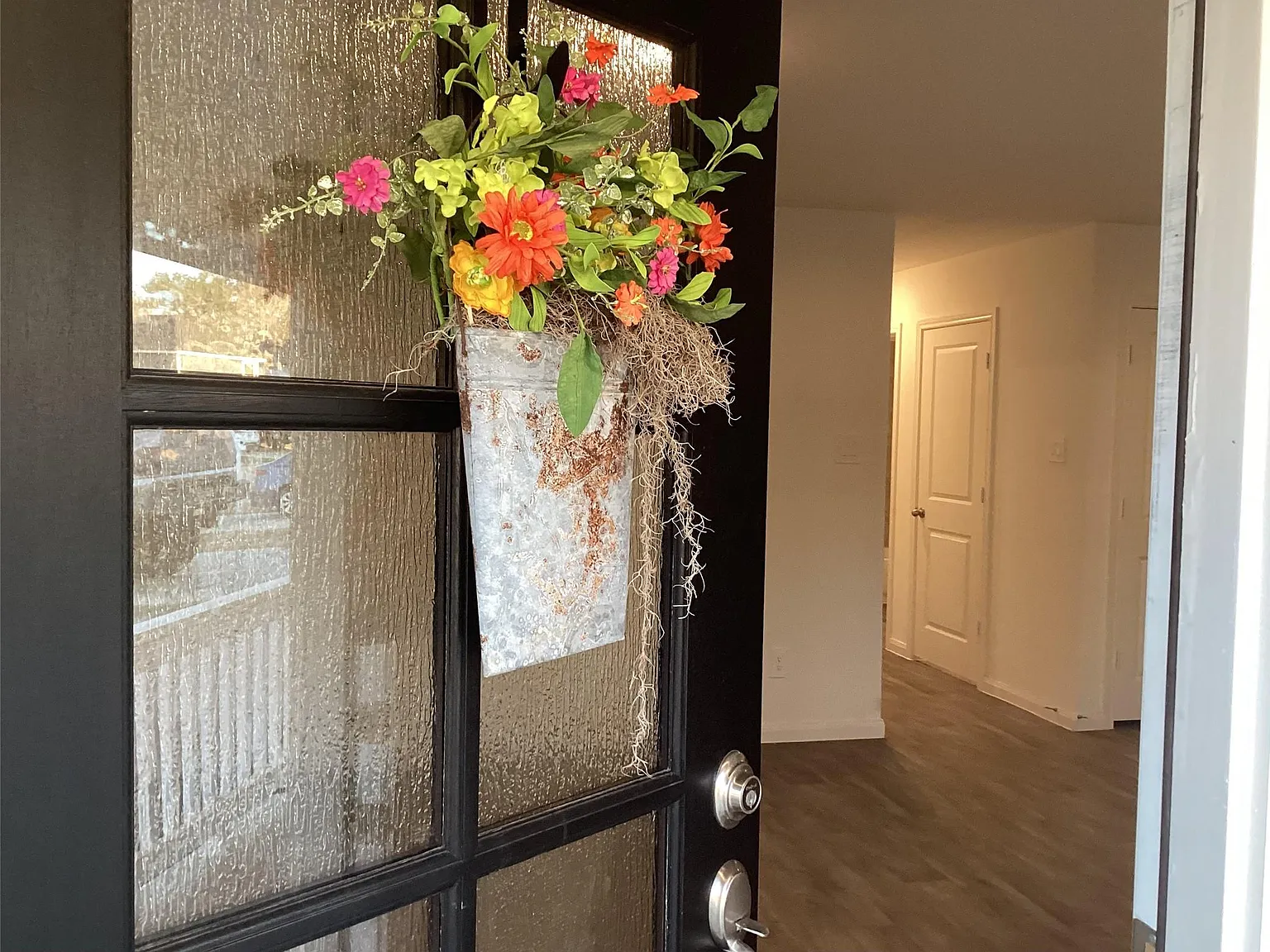 3 bed, 2.0 bath, 900 sqft, $1,550 — Photo 3