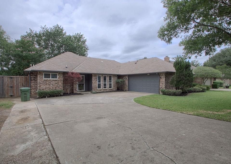 1st image of 1615 Hyland Greens Dr