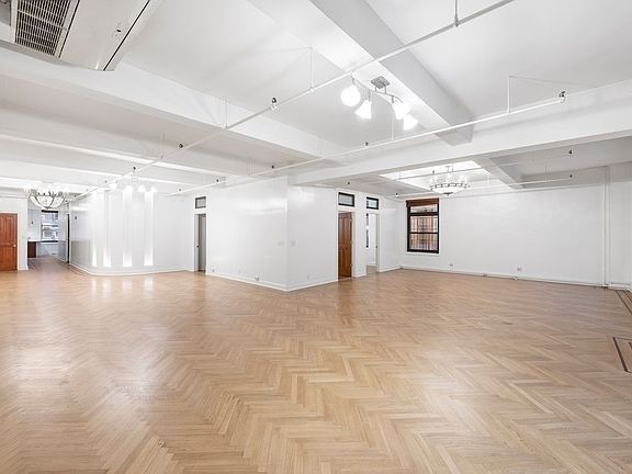 3rd image of 335 W 38th St APT 2