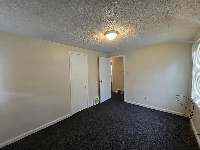 15205 Maplewood Ave — Photo 31