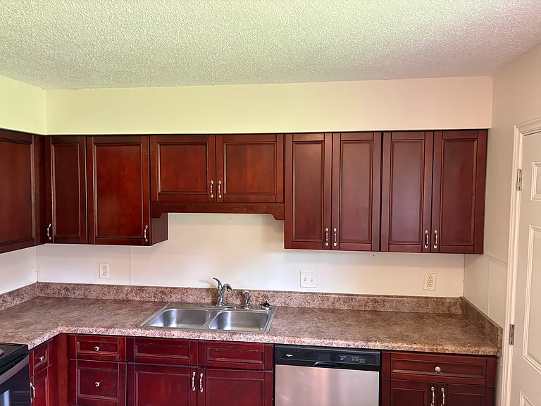 329 Poplar St #A — Photo 6