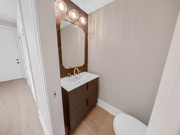 5th image of 1406 W Cuyler Ave #3