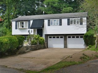 36 Falkirk Dr, Pittsburgh, PA