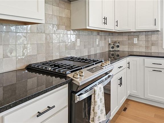 5th image of 13424 W 178th St