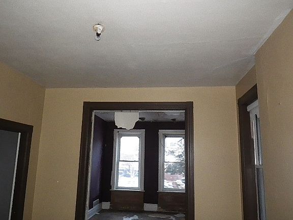 3rd image of 2122 Fair Ave