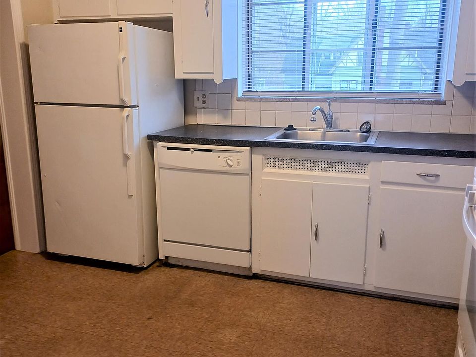 Kitchen with appliances