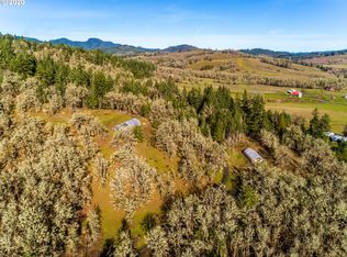 281 Condor Ln, Oakland, OR 97462