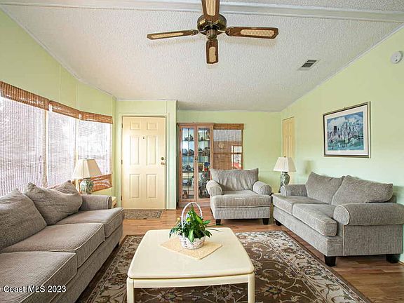 3rd image of 1123 Sabal Palm Ln