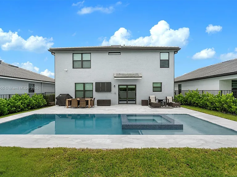3142 Poinciana St — Photo 18