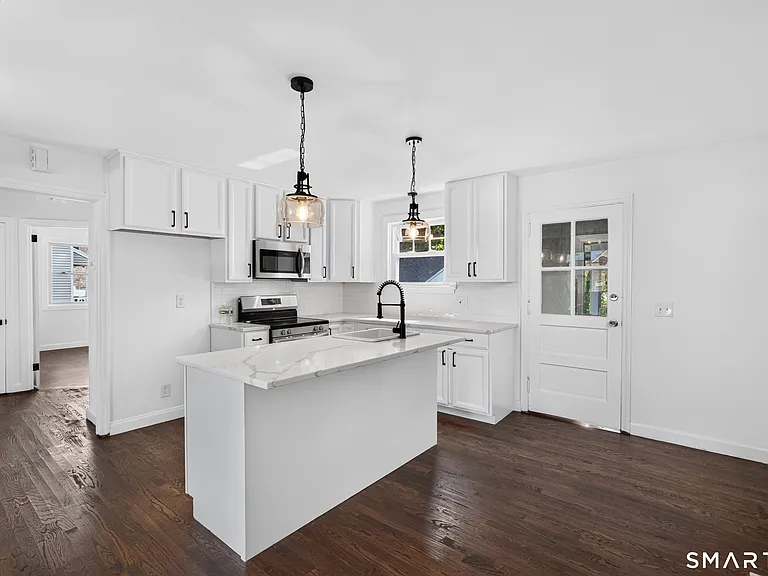 11 Stratfield Pl — Photo 6
