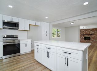 913 Commons Dr, Sacramento, CA 95825
