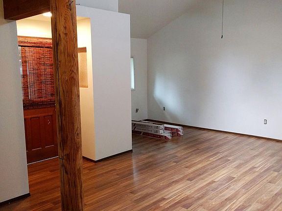 3rd image of 23007 66th Ave W