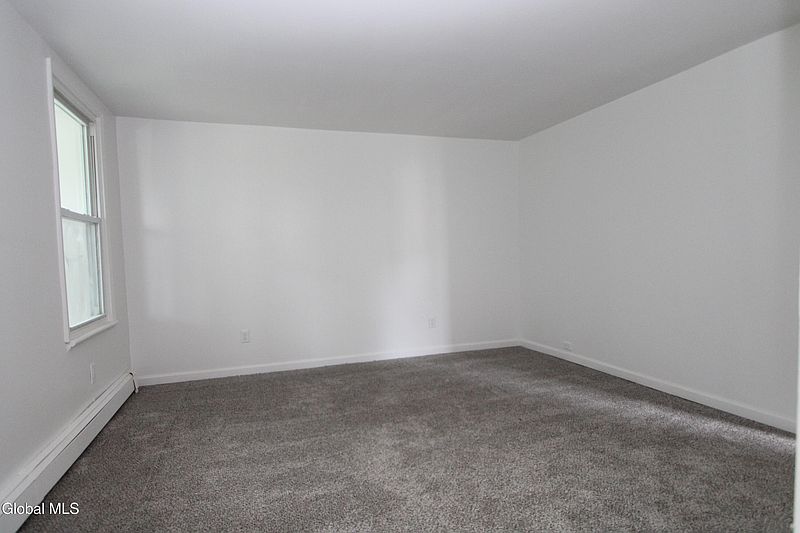 4th image of 99 Aiken Avenue