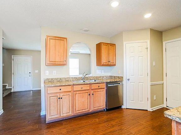 4th image of 404 Glencroft Dr #1