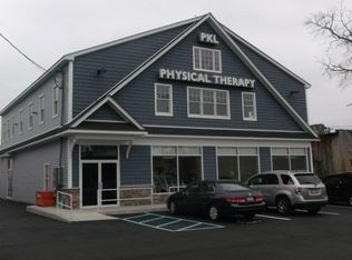 11 Broadway, Amityville, NY 11701
