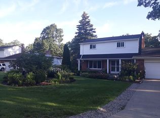 3873 Reseda Ct, Waterford, MI 48329