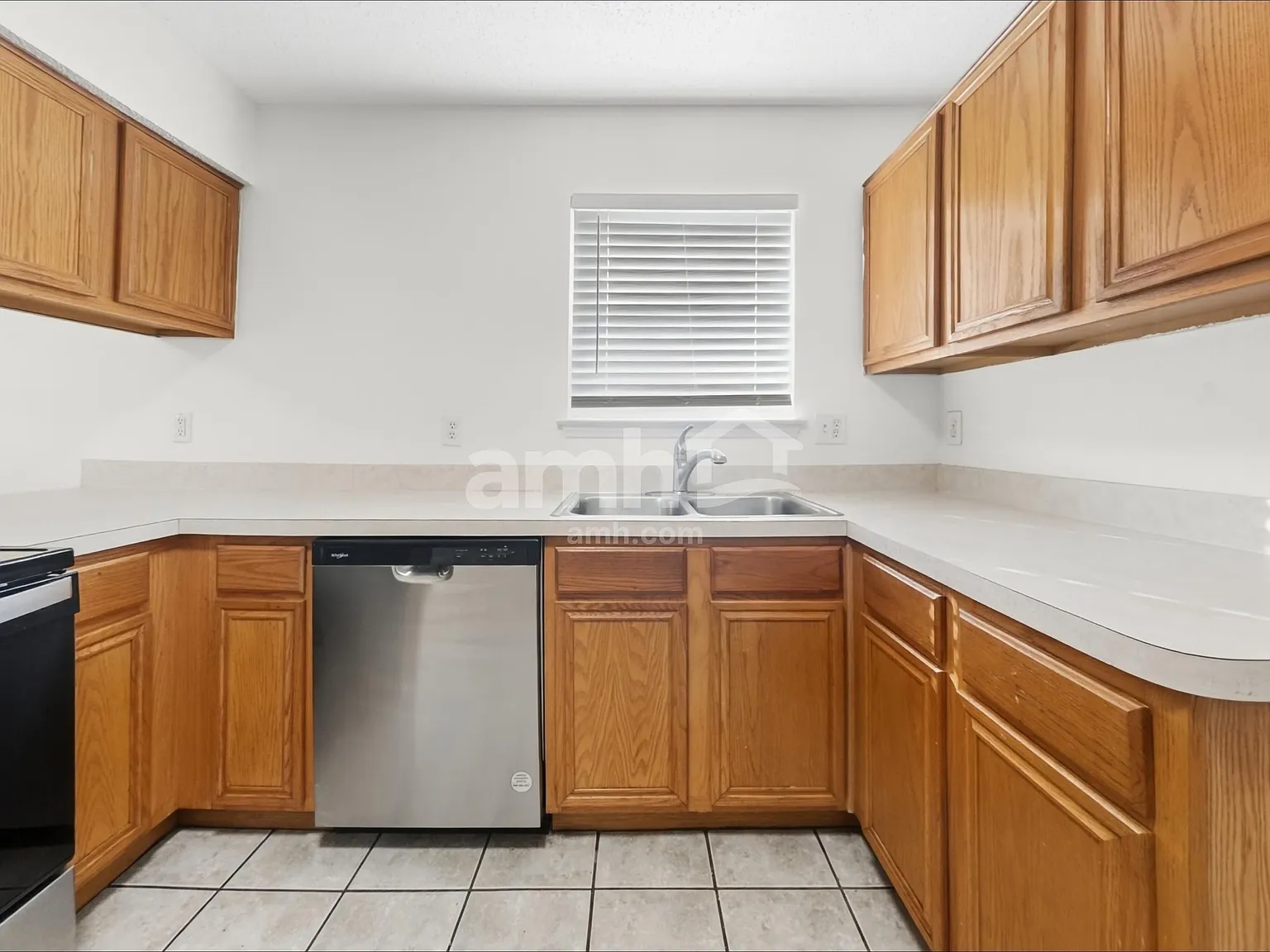 4 bed, 3.0 bath, 1904 sqft, $2,245 — Photo 4