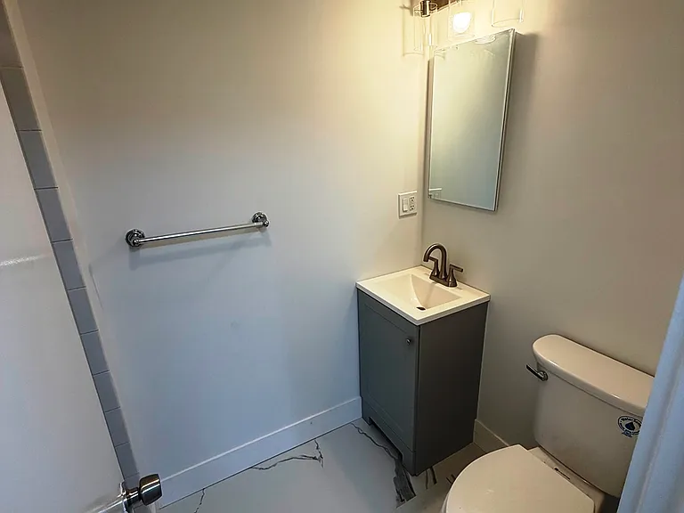 214-01 Waters Edge Dr #3 — Photo 21