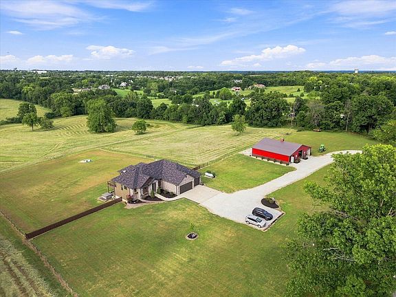 3rd image of 1337 W Rosedale Road