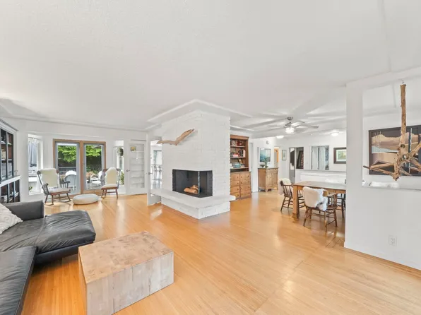 507 Jefferson Ave, Coquitlam, BC V3J 3T7