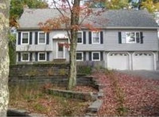 10 Indian Ledge Dr, Center Barnstead, NH 03225