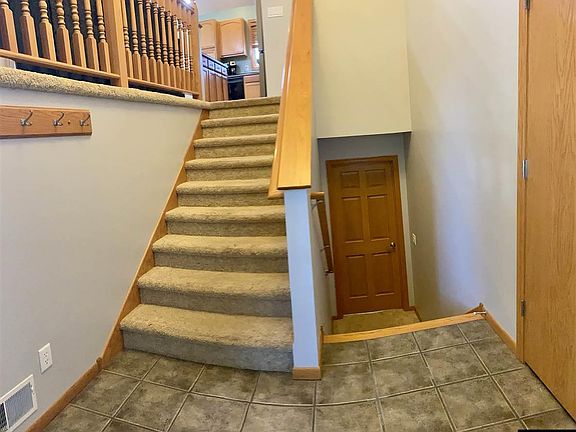 3rd image of 900 Saint Andrews Dr