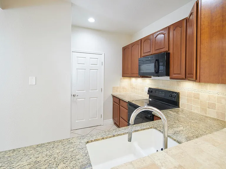 7031 Dublin Meadows St — Photo 12