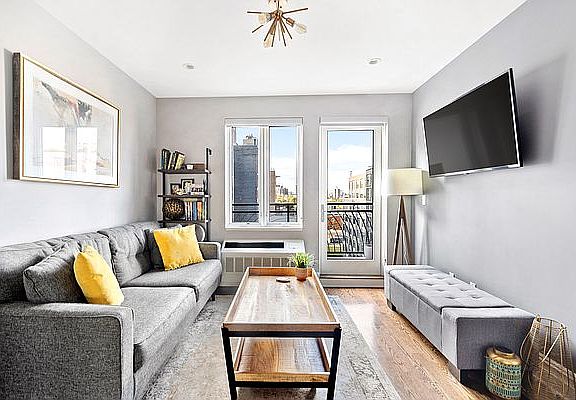 3rd image of 525 Myrtle Ave APT 604