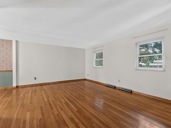 4th image of 16 Homestead Pl