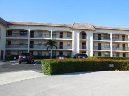 1st image of 313 Lake Cir APT 313