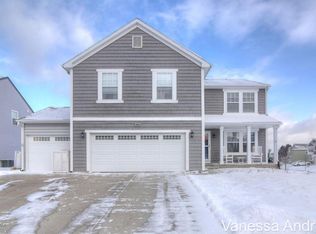 651 Orchard Dr NE, Rockford, MI 49341