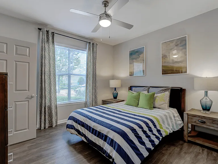 Lakeside at Town Center Apartments — Photo 52